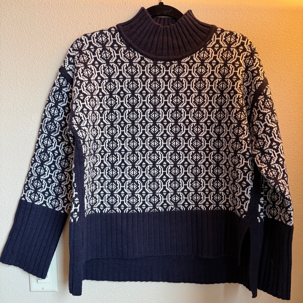 Elegant Navy and White Turtleneck Sweater size S